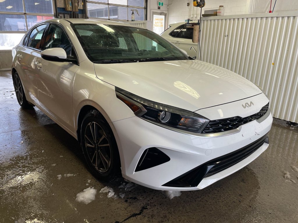 2023 Kia Forte in St-Jérôme, Quebec - 9 - w1024h768px