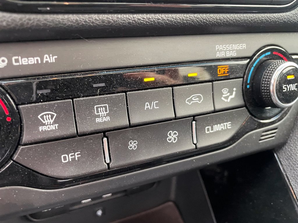 2017 Kia NIRO in St-Jérôme, Quebec - 13 - w1024h768px
