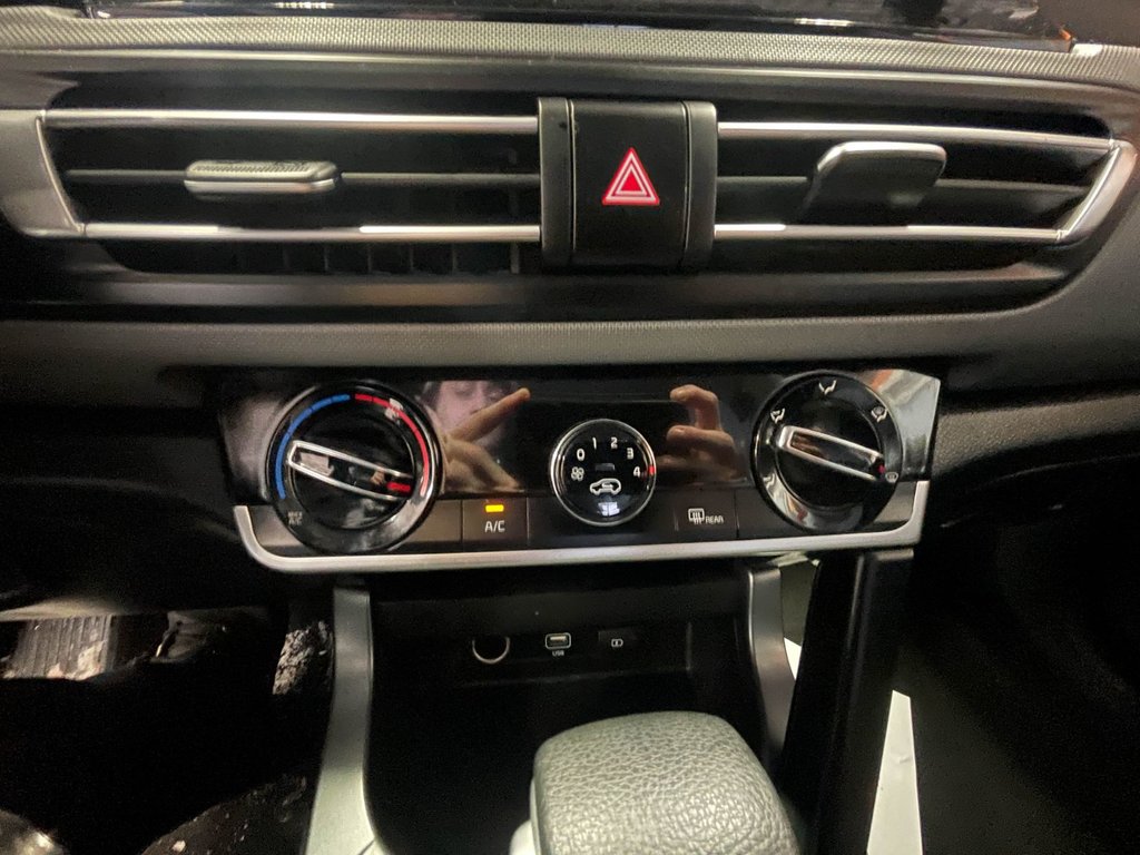 2021 Kia Seltos in St-Jérôme, Quebec - 14 - w1024h768px