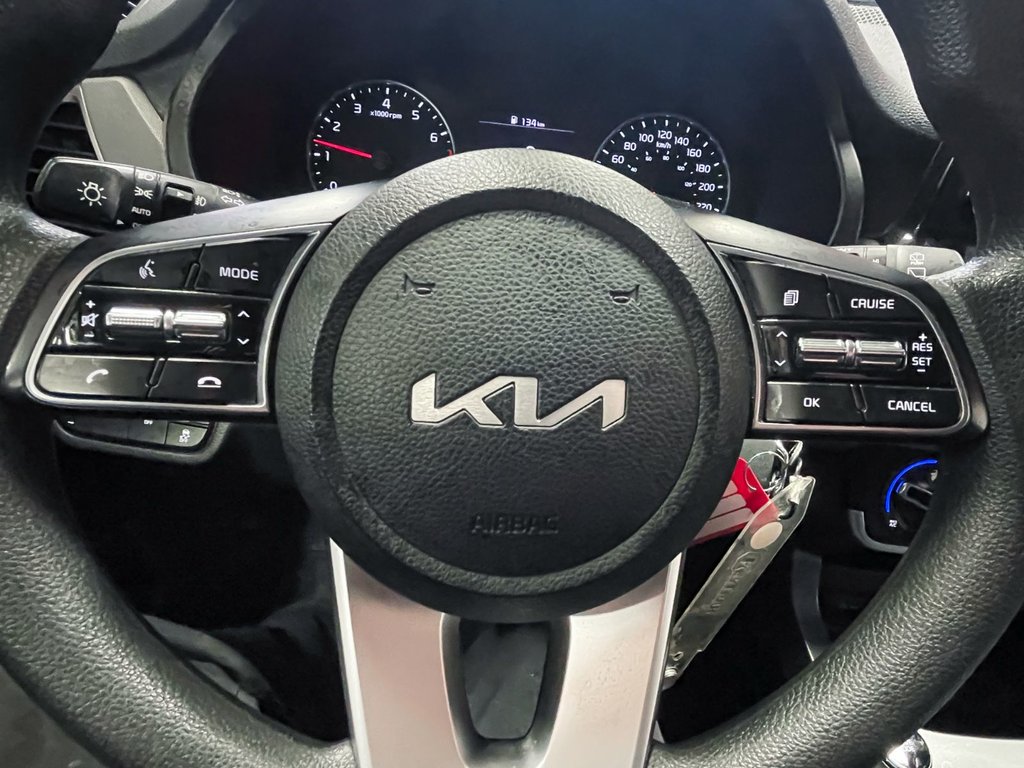 Kia Seltos  2023 à St-Jérôme, Québec - 16 - w1024h768px