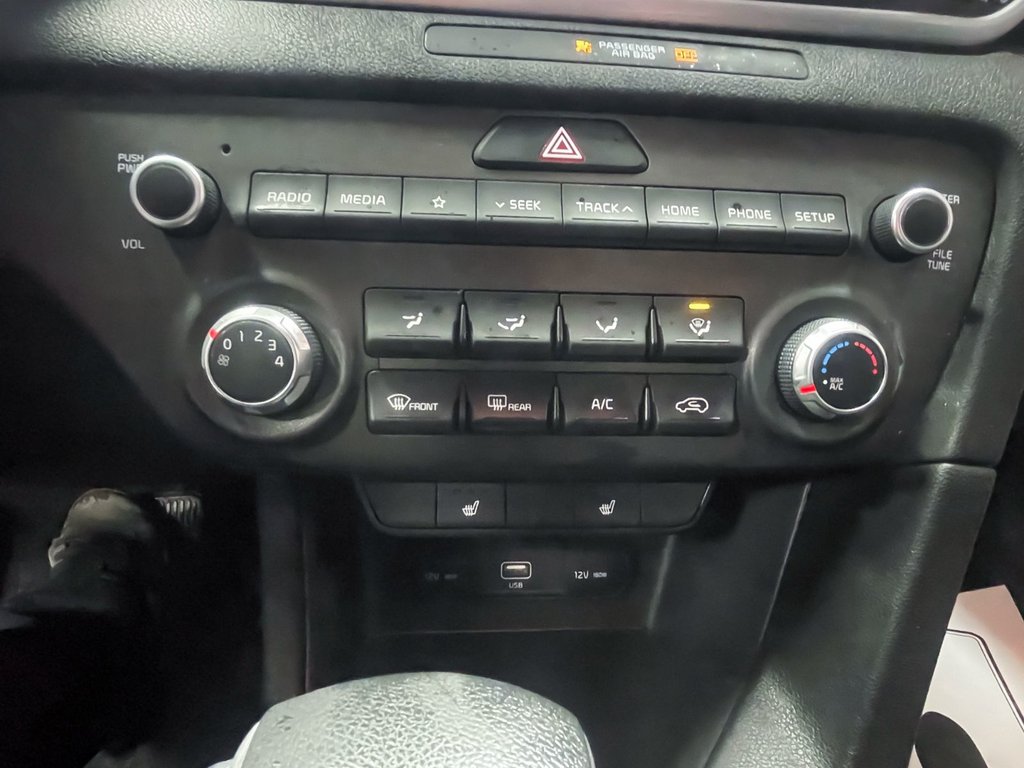 2020 Kia Sportage in St-Jérôme, Quebec - 13 - w1024h768px
