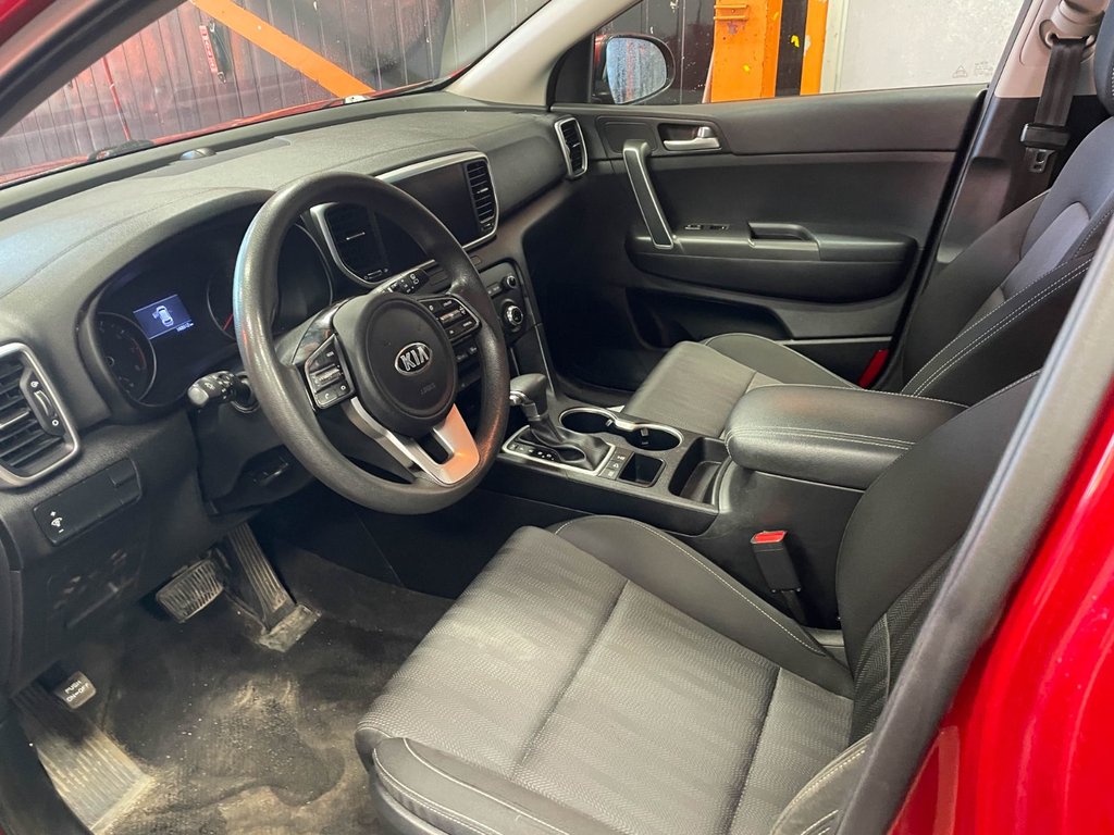 2020 Kia Sportage in St-Jérôme, Quebec - 3 - w1024h768px