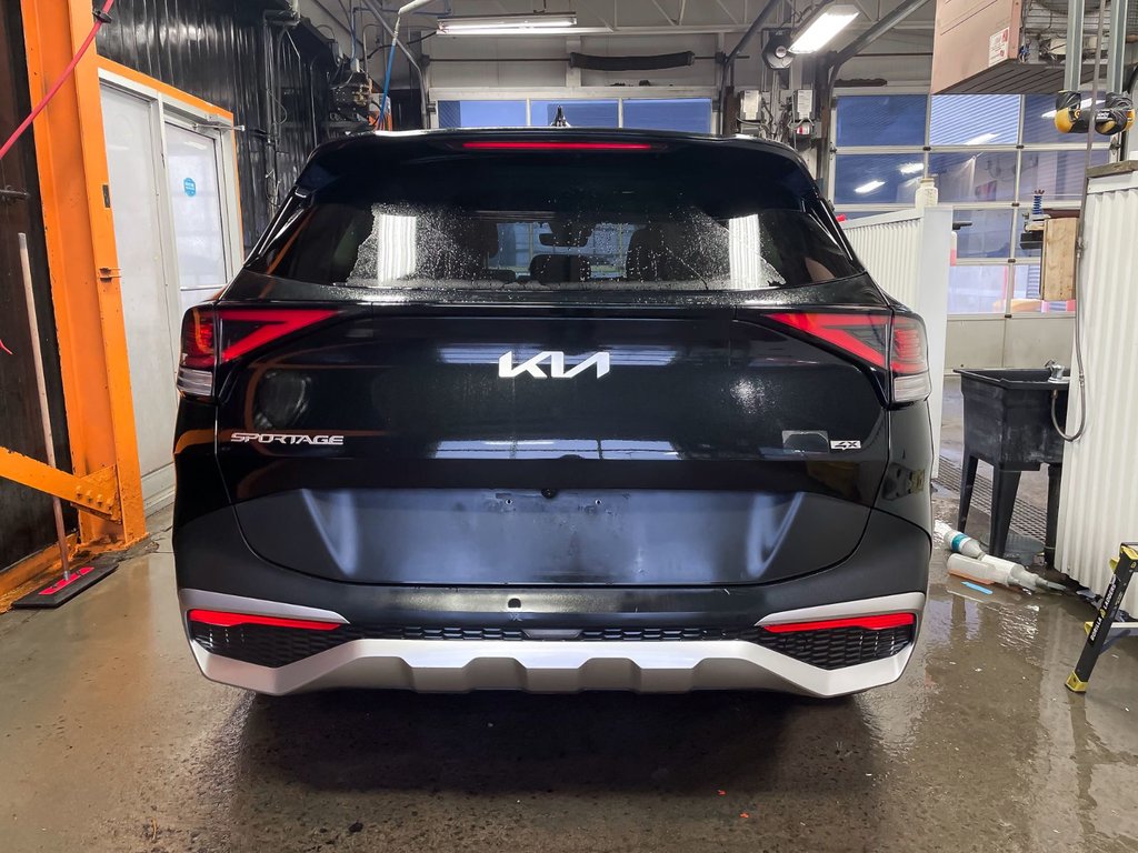 Kia Sportage  2023 à St-Jérôme, Québec - 6 - w1024h768px