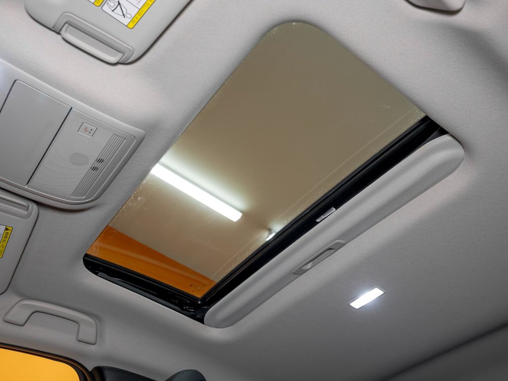 2025 Mazda CX-30 in St-Jérôme, Quebec - 4 - w1024h768px