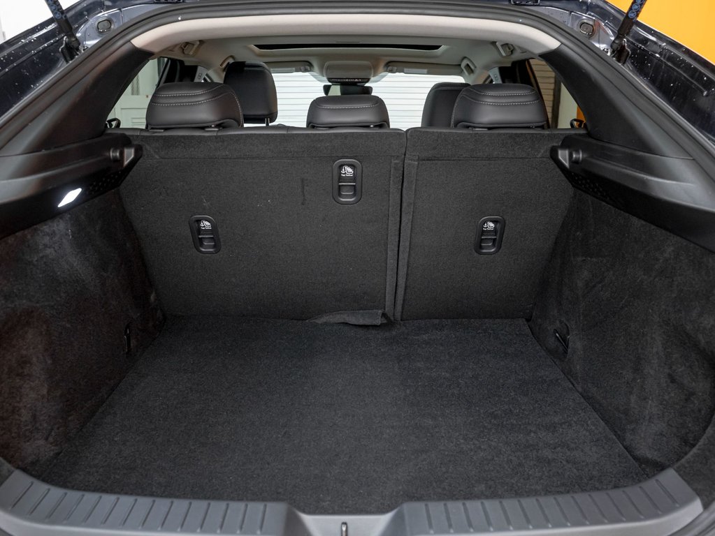 2025 Mazda CX-30 in St-Jérôme, Quebec - 32 - w1024h768px