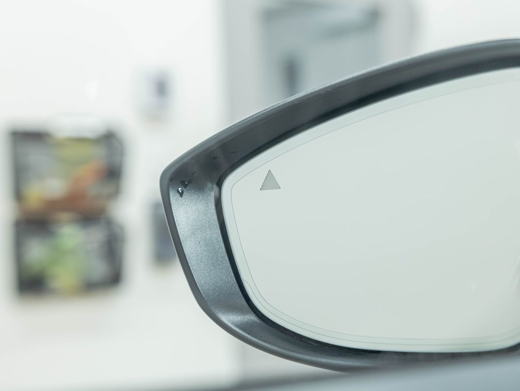 2024 Mazda CX-50 in St-Jérôme, Quebec - 37 - w1024h768px