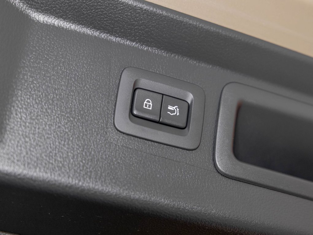 2024 Mazda CX-50 in St-Jérôme, Quebec - 36 - w1024h768px