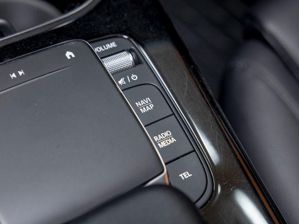 2020 Mercedes-Benz A-Class in St-Jérôme, Quebec - 22 - w1024h768px