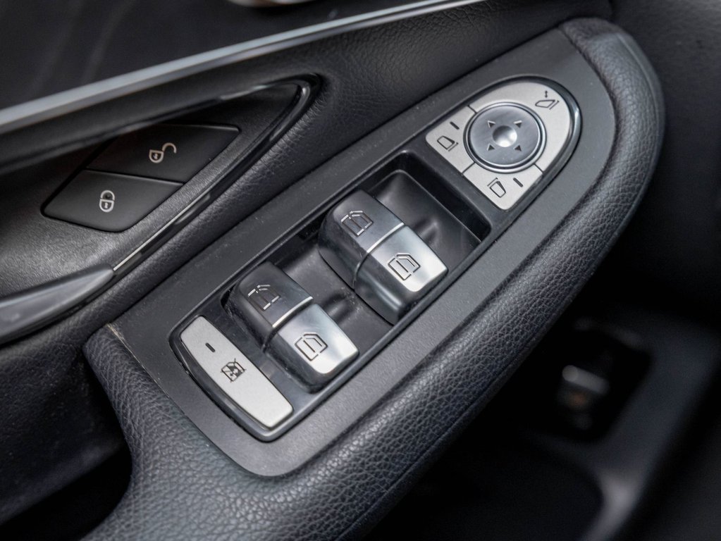 2018 Mercedes-Benz GLC in St-Jérôme, Quebec - 24 - w1024h768px