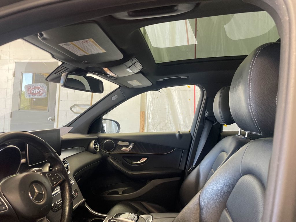 Mercedes-Benz GLC  2018 à St-Jérôme, Québec - 3 - w1024h768px