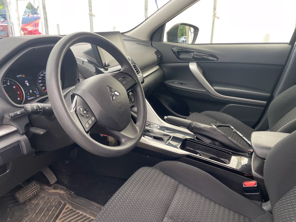 Mitsubishi ECLIPSE CROSS  2022 à St-Jérôme, Québec - 3 - w1024h768px
