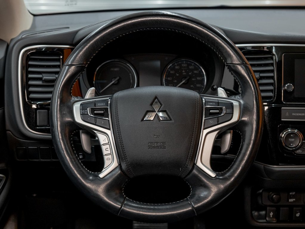 2019 Mitsubishi OUTLANDER PHEV in St-Jérôme, Quebec - 14 - w1024h768px