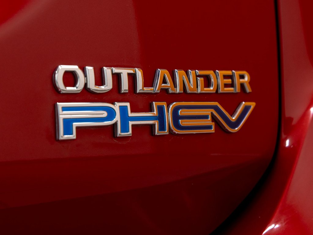 2019 Mitsubishi OUTLANDER PHEV in St-Jérôme, Quebec - 34 - w1024h768px