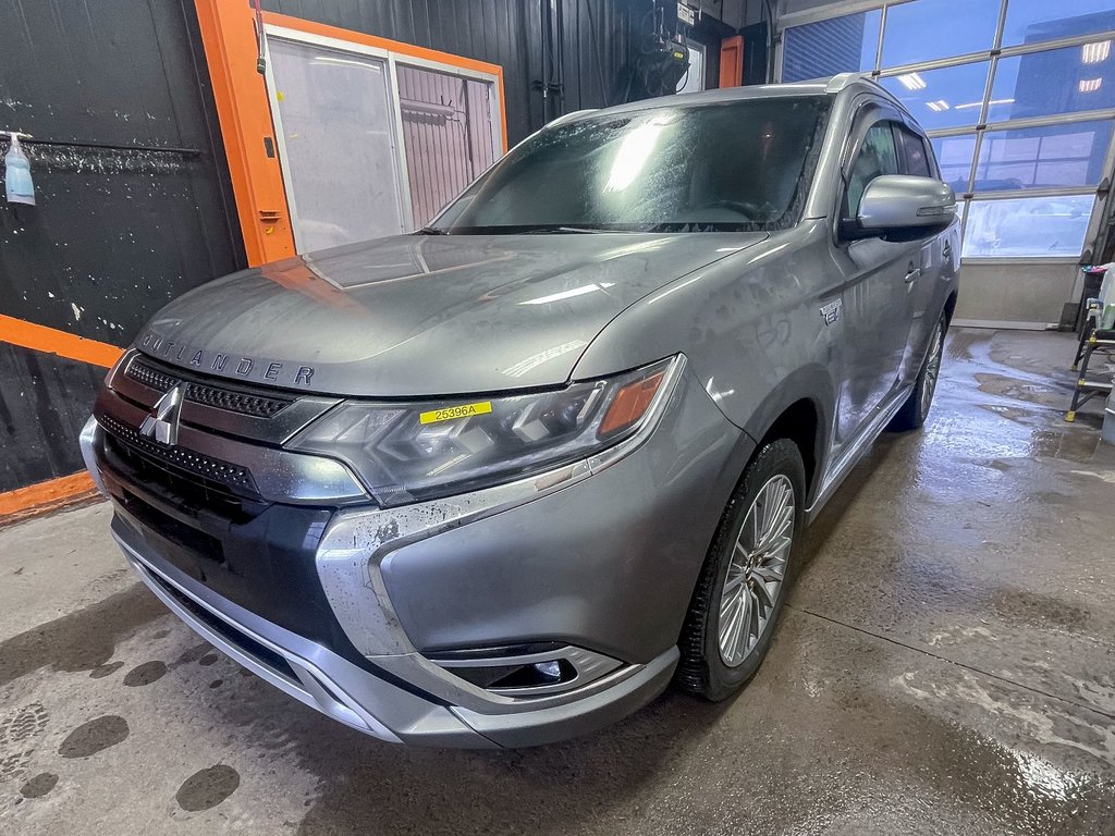 Mitsubishi OUTLANDER PHEV  2020 à St-Jérôme, Québec - 1 - w1024h768px