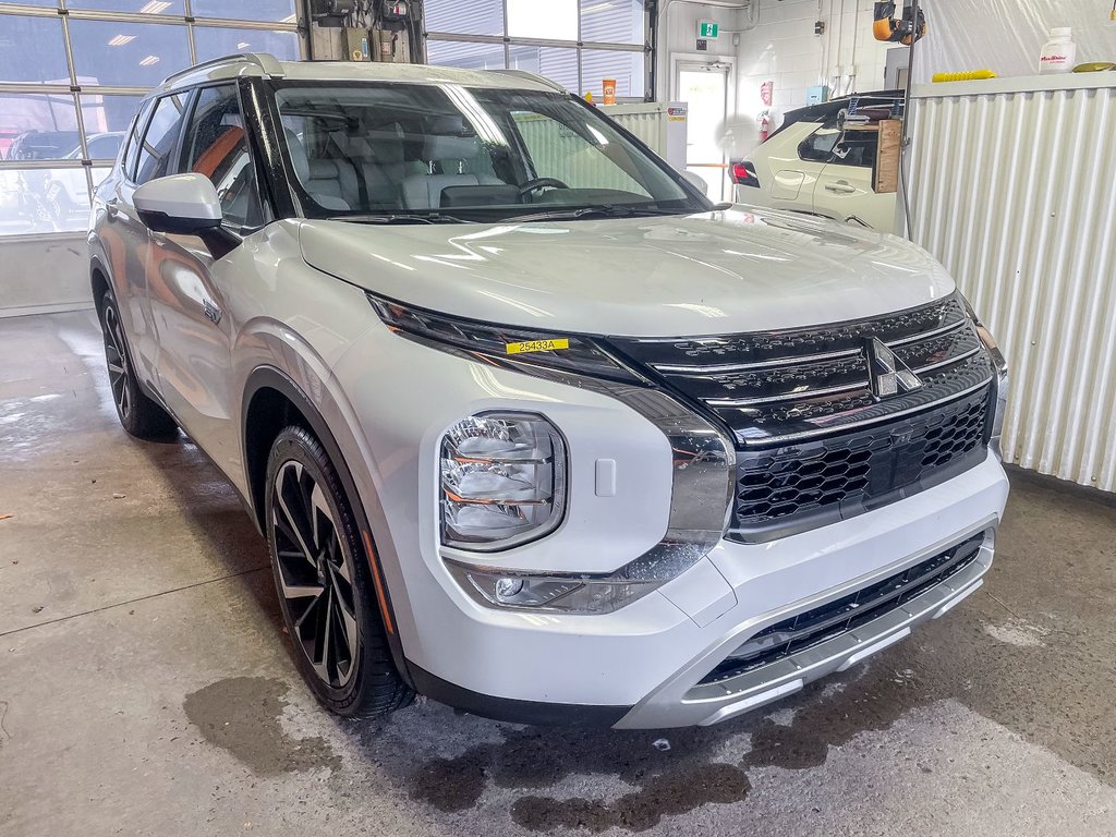 Mitsubishi OUTLANDER PHEV  2023 à St-Jérôme, Québec - 12 - w1024h768px