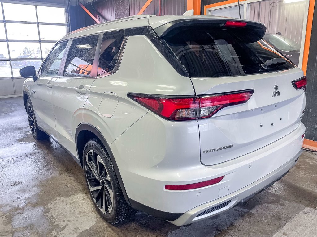 Mitsubishi OUTLANDER PHEV  2023 à St-Jérôme, Québec - 8 - w1024h768px