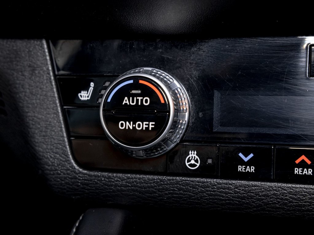 2024 Mitsubishi Outlander Plug-In Hybrid in St-Jérôme, Quebec - 22 - w1024h768px