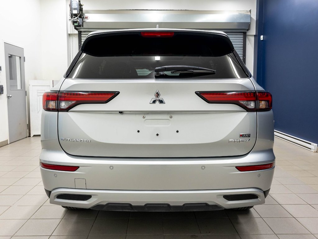 Mitsubishi Outlander Plug-In Hybrid  2024 à St-Jérôme, Québec - 8 - w1024h768px