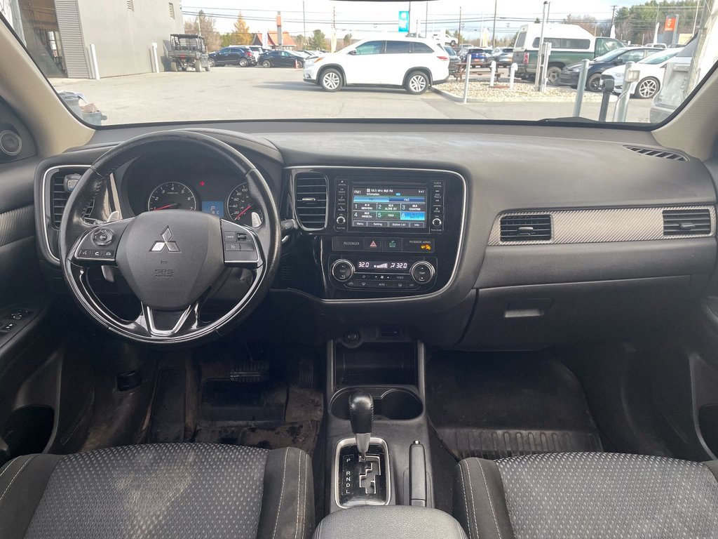 2016 Mitsubishi Outlander in St-Jérôme, Quebec - 12 - w1024h768px