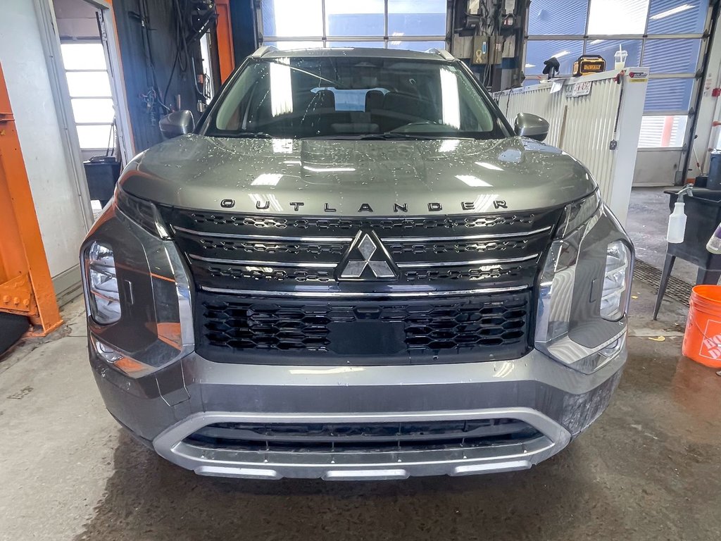 2022 Mitsubishi Outlander in St-Jérôme, Quebec - 4 - w1024h768px