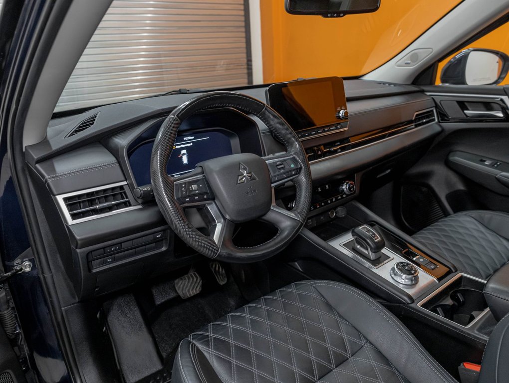 Mitsubishi Outlander  2023 à St-Jérôme, Québec - 2 - w1024h768px