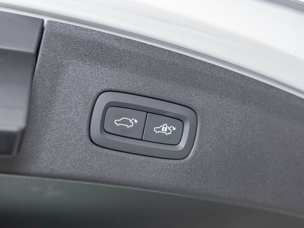 2025 Polestar 2 in St-Jérôme, Quebec - 30 - w1024h768px
