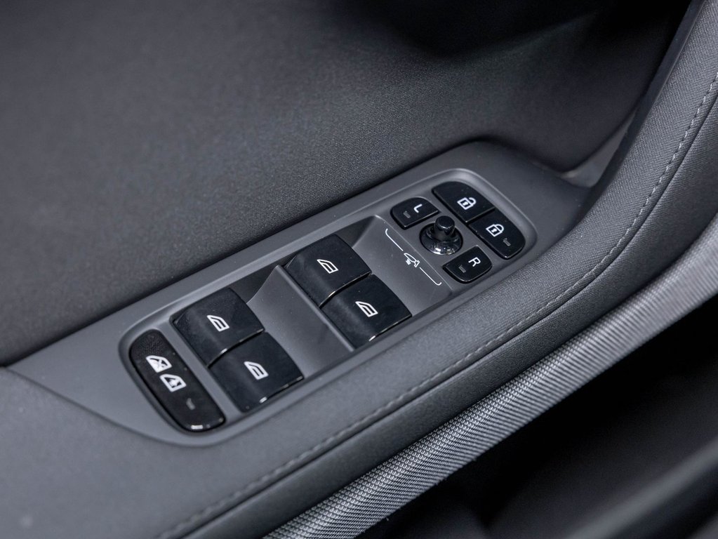2025 Polestar 2 in St-Jérôme, Quebec - 24 - w1024h768px