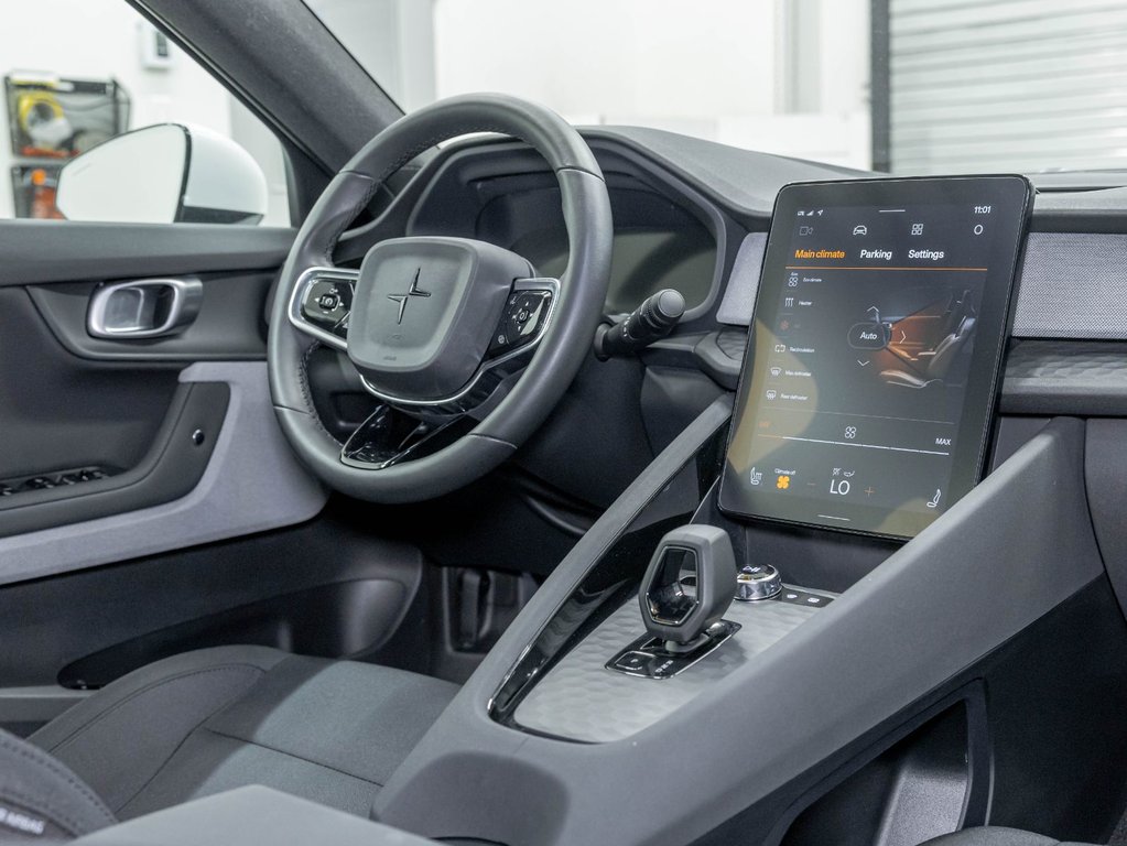 2025 Polestar 2 in St-Jérôme, Quebec - 26 - w1024h768px