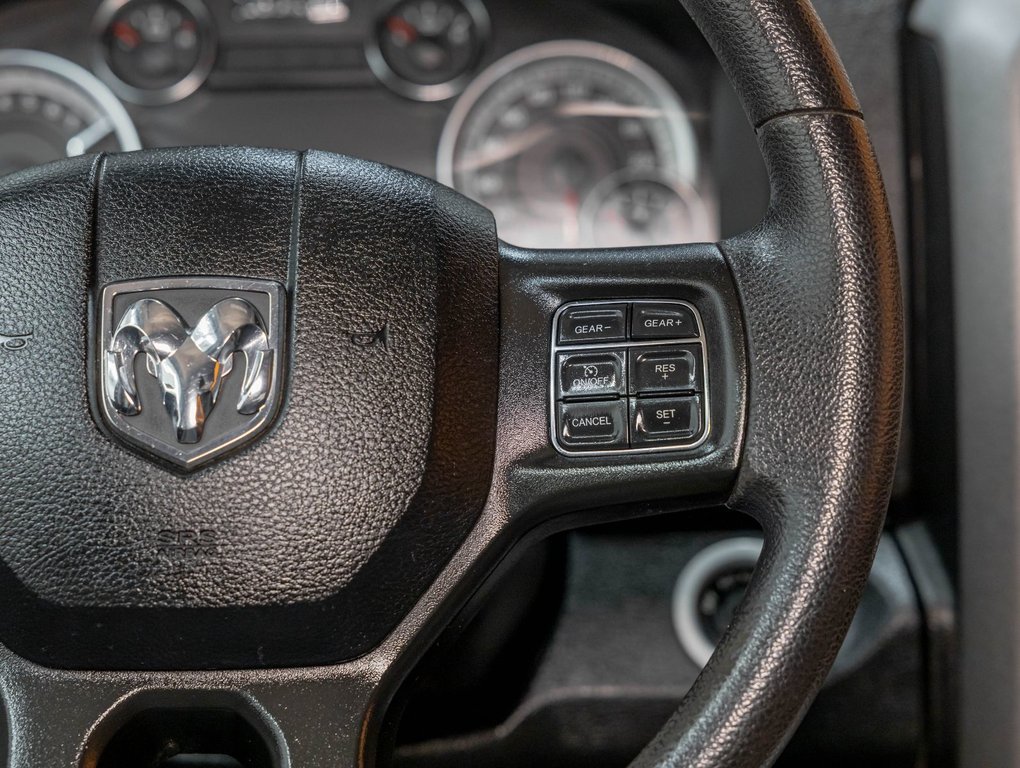 2022 Ram 1500 Classic in St-Jérôme, Quebec - 15 - w1024h768px
