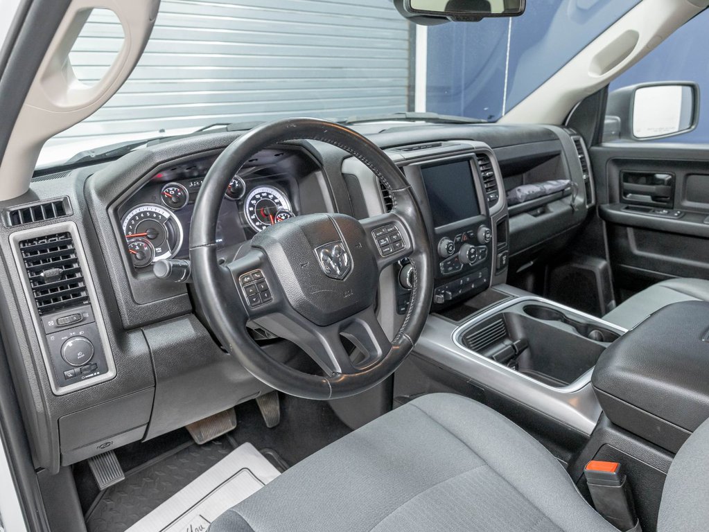2022 Ram 1500 Classic in St-Jérôme, Quebec - 2 - w1024h768px