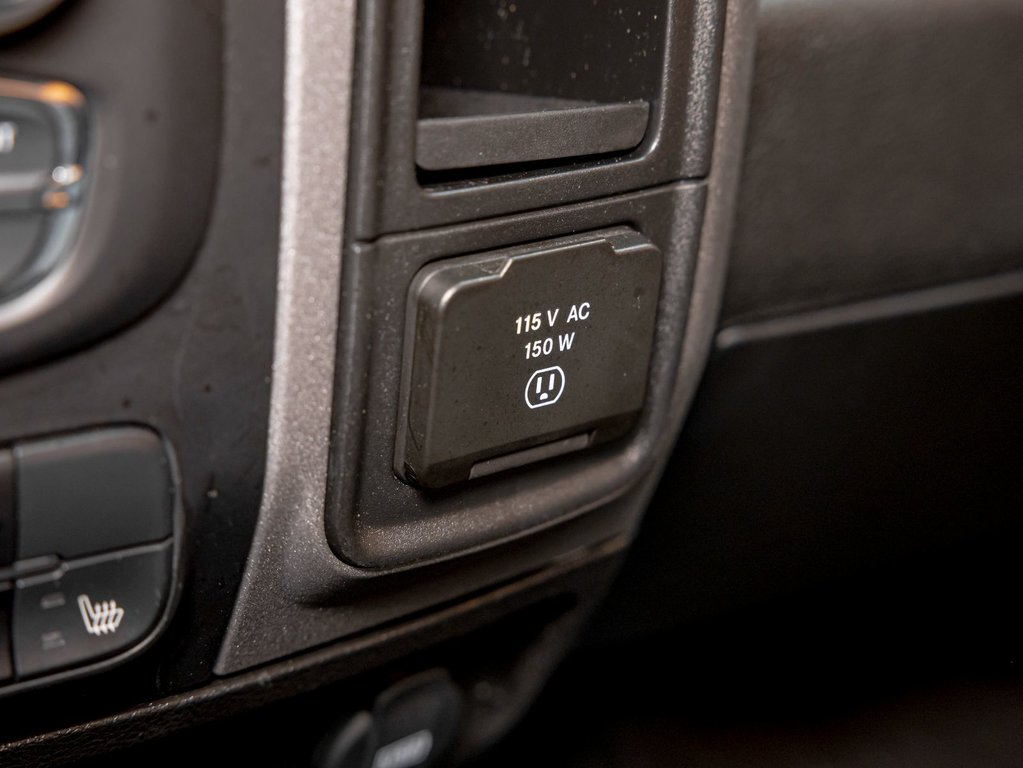 2023 Ram 1500 Classic in St-Jérôme, Quebec - 23 - w1024h768px