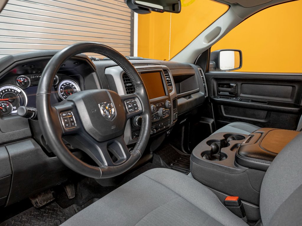 2023 Ram 1500 Classic in St-Jérôme, Quebec - 2 - w1024h768px