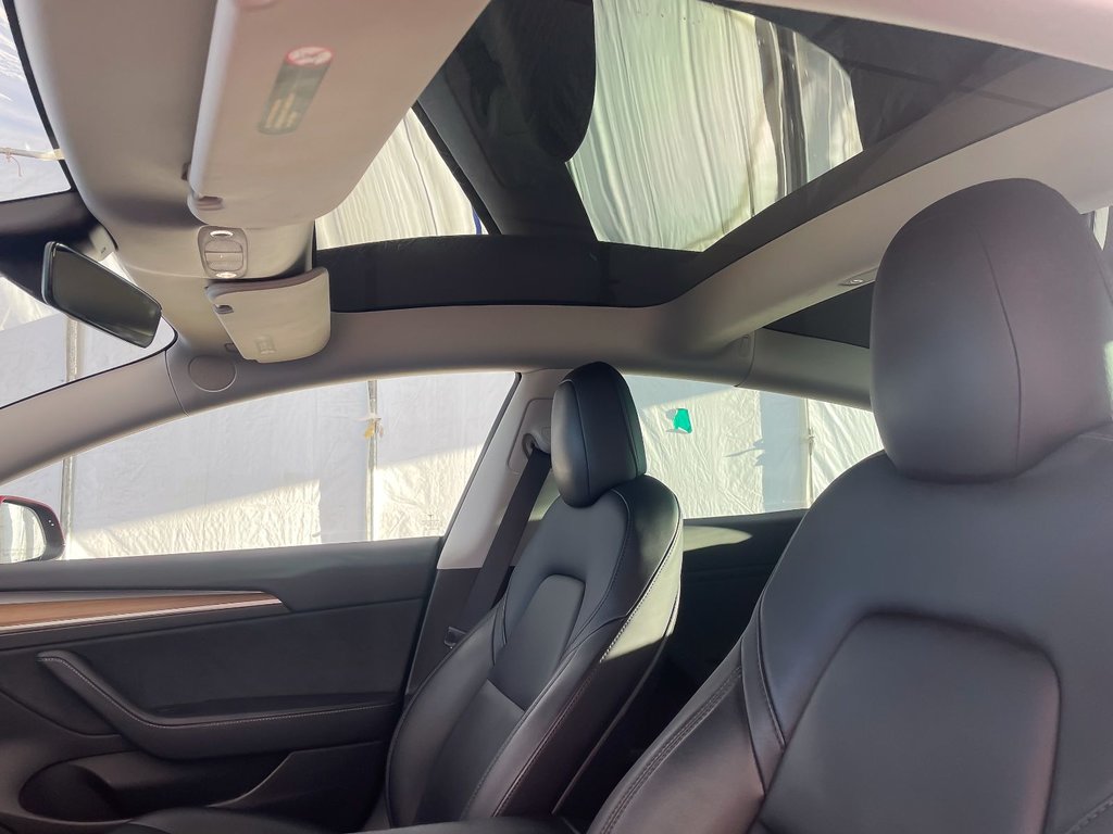 2021 Tesla MODEL 3 in St-Jérôme, Quebec - 3 - w1024h768px