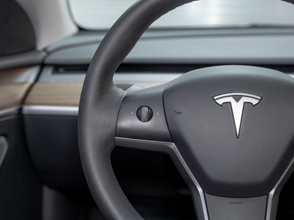 2024 Tesla Model Y in St-Jérôme, Quebec - 15 - w1024h768px