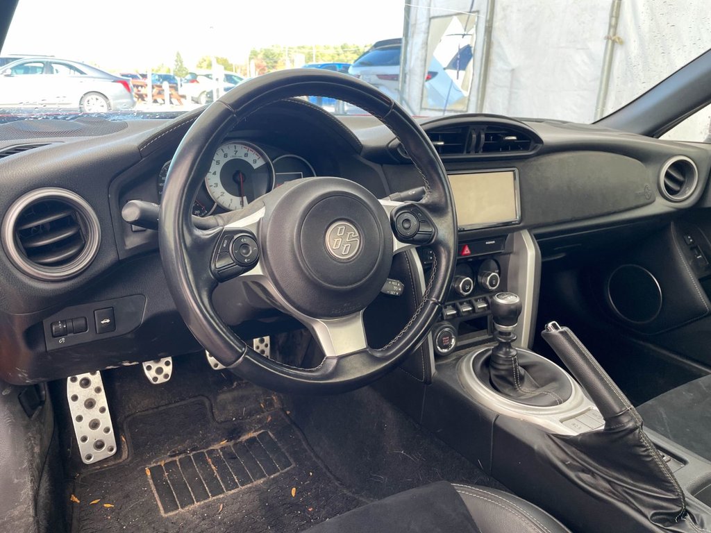 2019 Toyota 86 in St-Jérôme, Quebec - 3 - w1024h768px