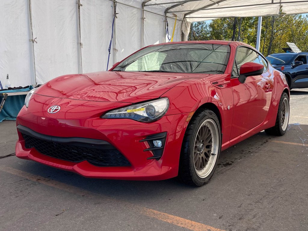 2019 Toyota 86 in St-Jérôme, Quebec - 1 - w1024h768px