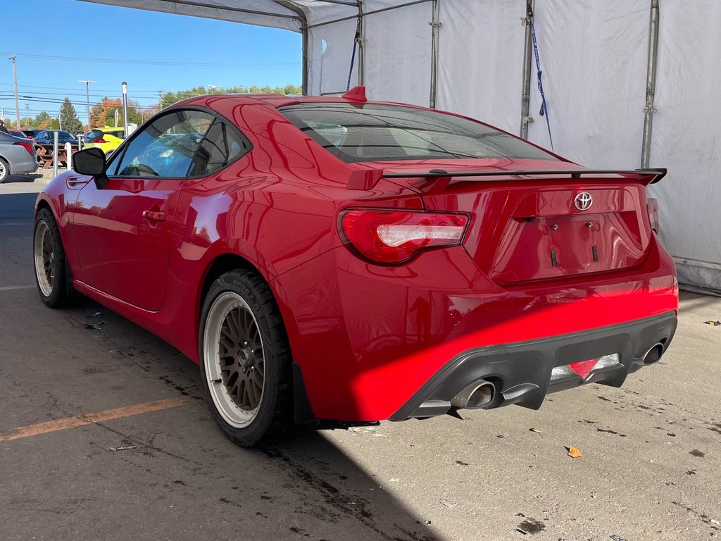 2019 Toyota 86 in St-Jérôme, Quebec - 5 - w1024h768px