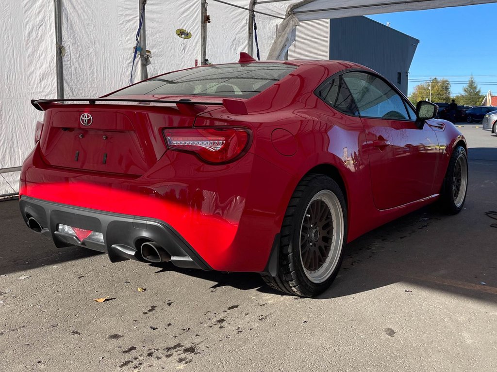 2019 Toyota 86 in St-Jérôme, Quebec - 8 - w1024h768px