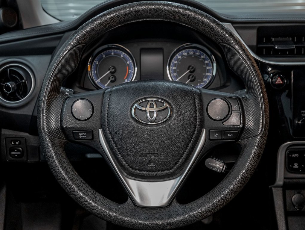 2018 Toyota Corolla in St-Jérôme, Quebec - 12 - w1024h768px