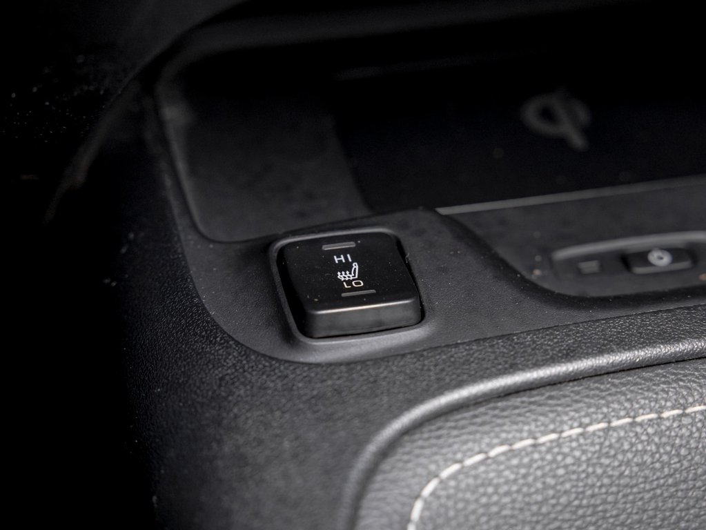 2019 Toyota Corolla in St-Jérôme, Quebec - 23 - w1024h768px