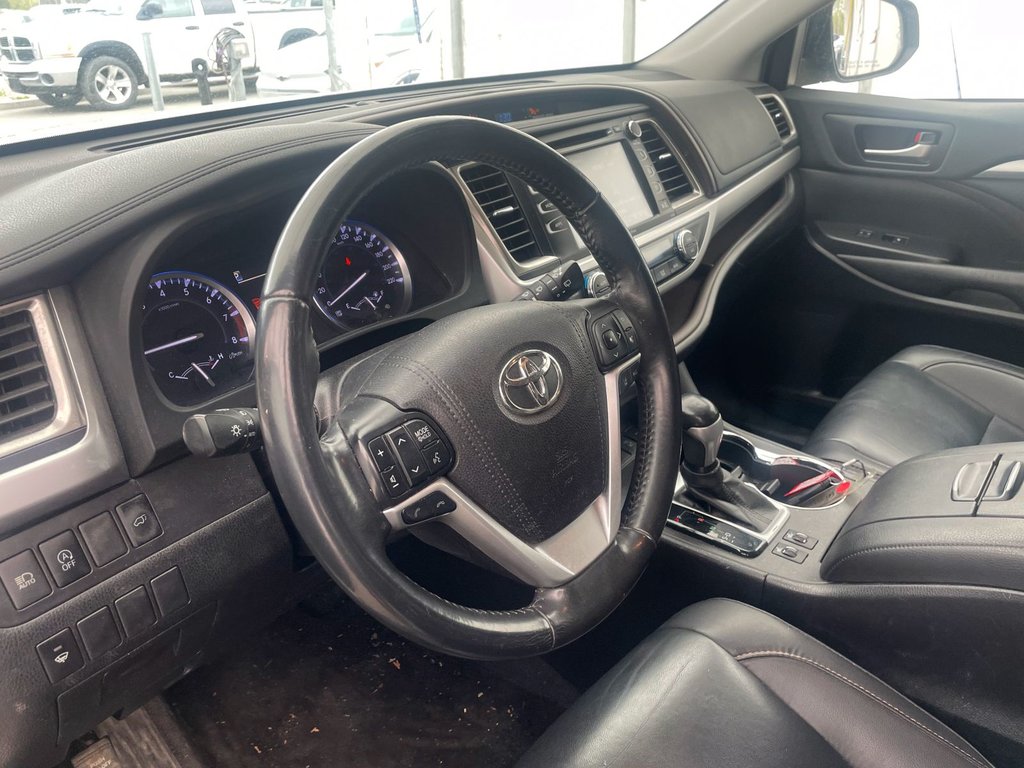 Toyota Highlander  2019 à St-Jérôme, Québec - 4 - w1024h768px