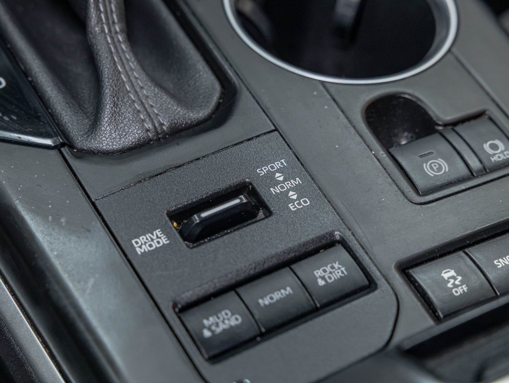 Toyota Highlander  2022 à St-Jérôme, Québec - 22 - w1024h768px