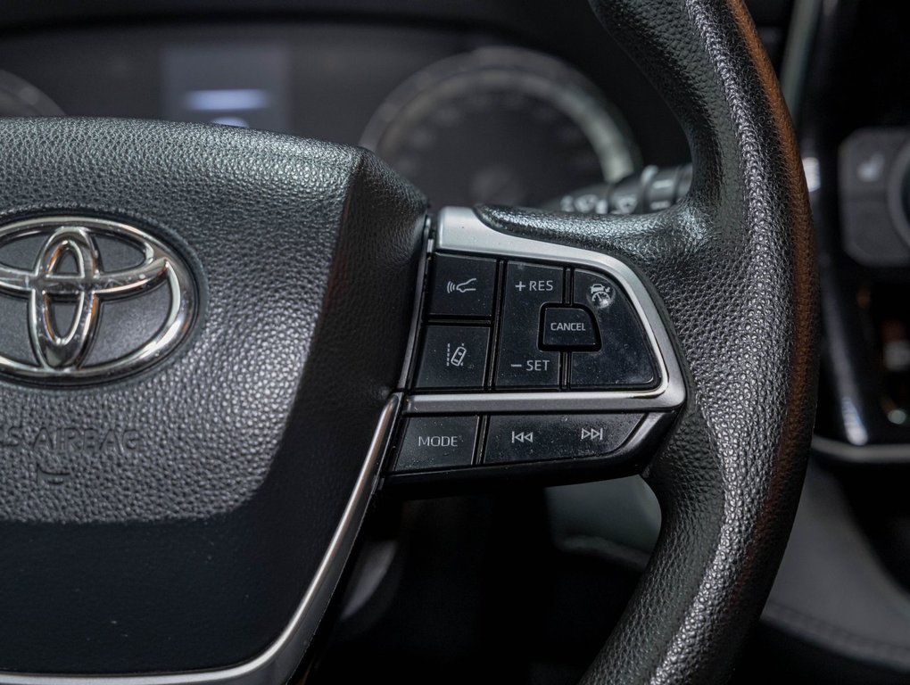 Toyota Highlander  2022 à St-Jérôme, Québec - 15 - w1024h768px