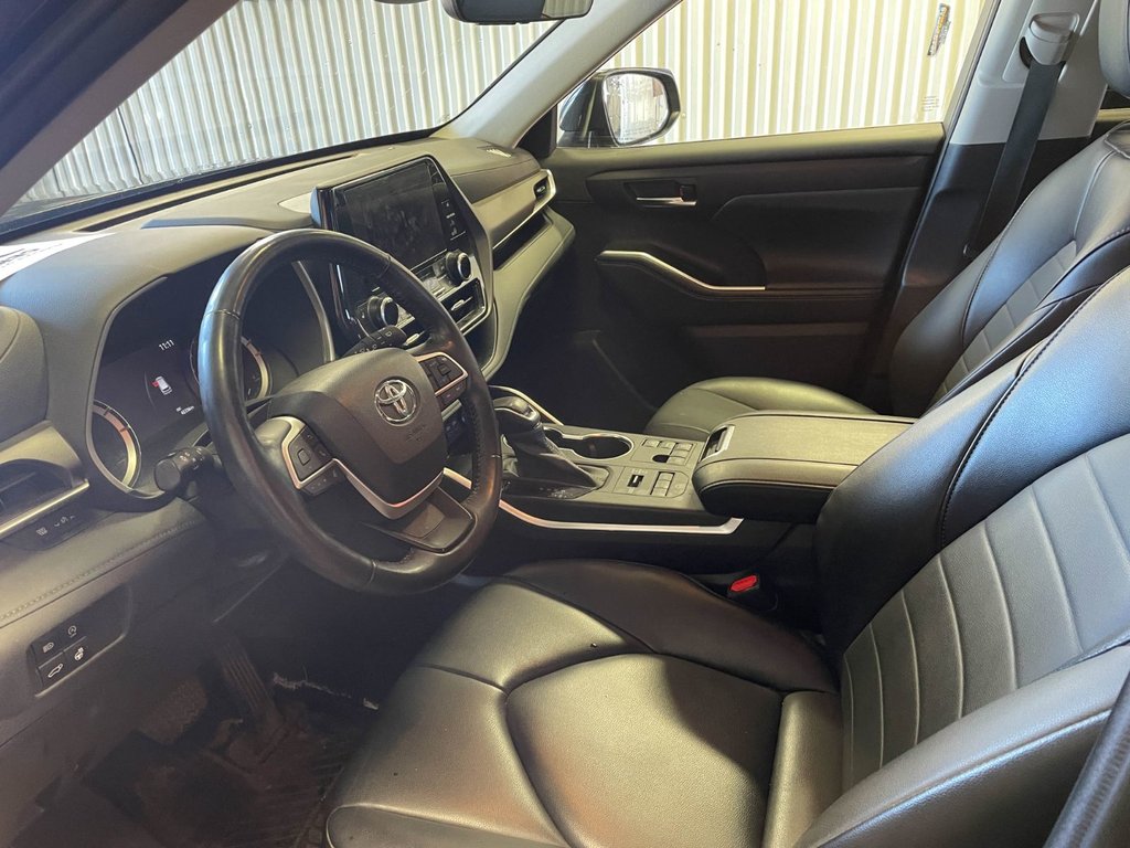 Toyota Highlander  2023 à St-Jérôme, Québec - 4 - w1024h768px