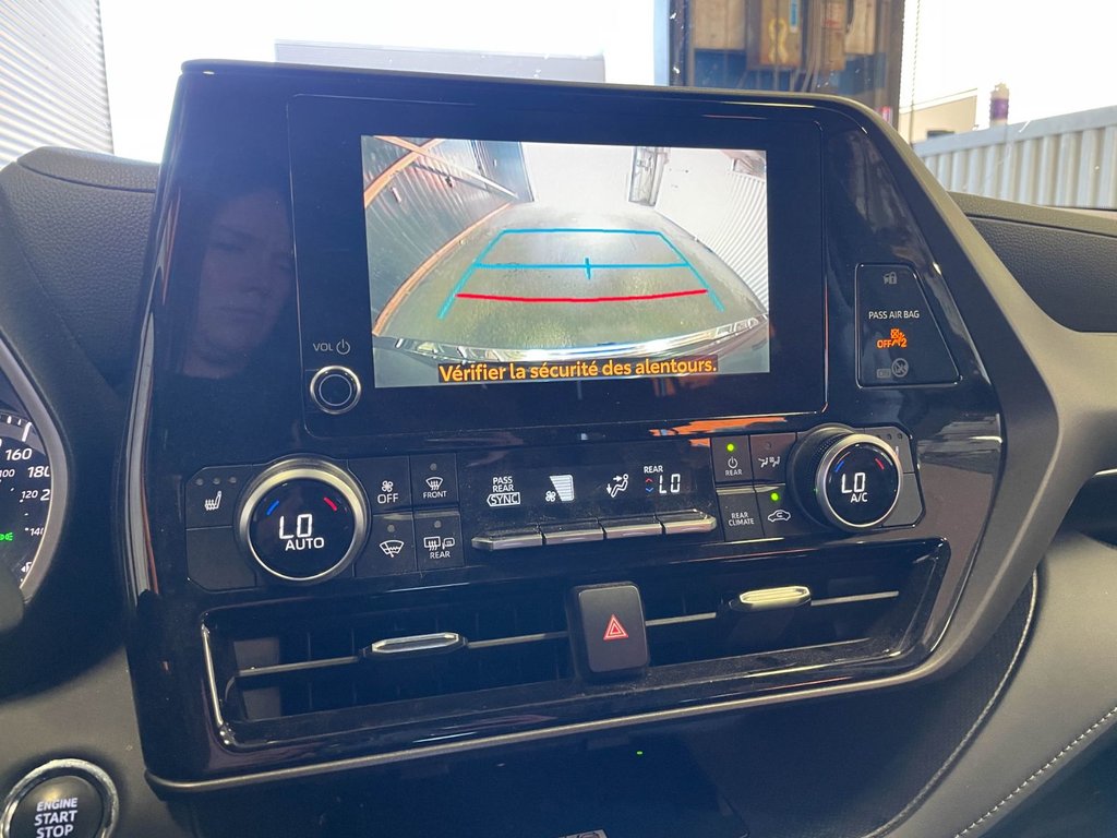 Toyota Highlander  2023 à St-Jérôme, Québec - 16 - w1024h768px