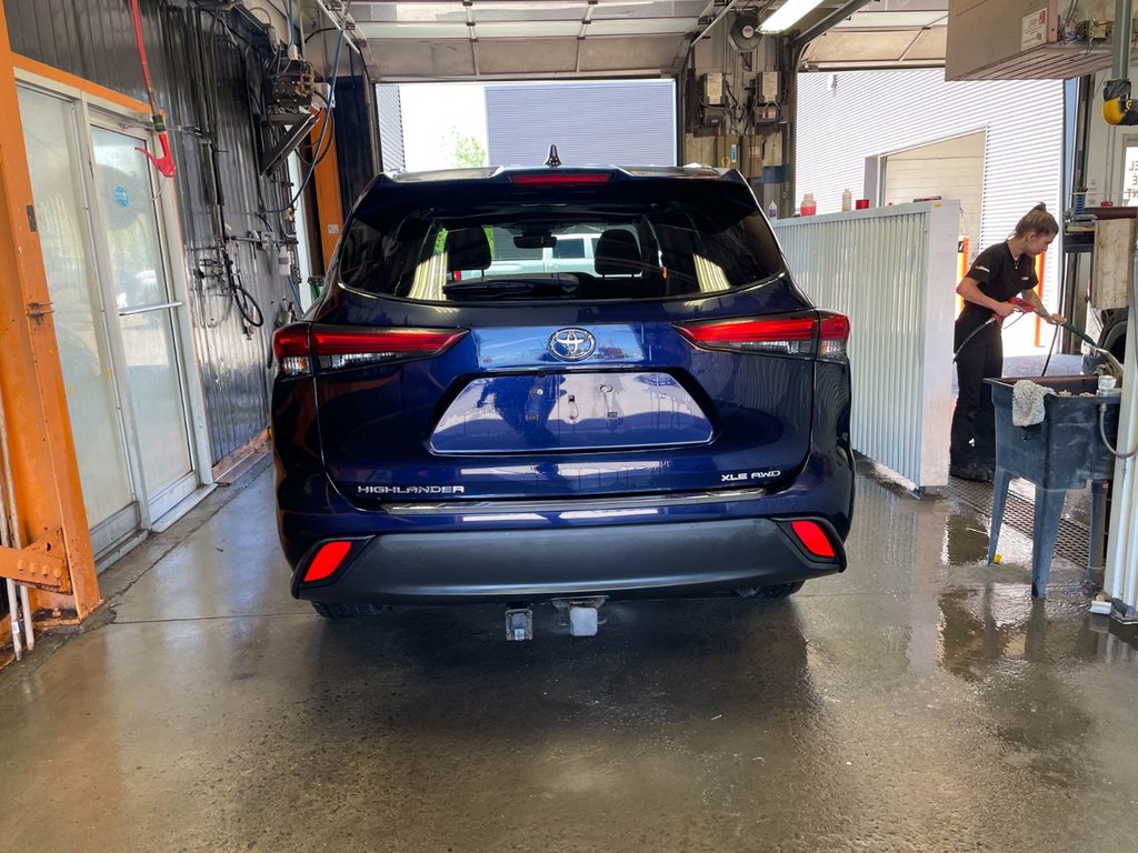 Toyota Highlander  2023 à St-Jérôme, Québec - 8 - w1024h768px