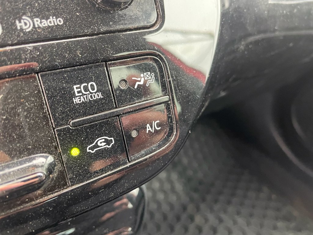 2022 Toyota PRIUS PRIME in St-Jérôme, Quebec - 13 - w1024h768px