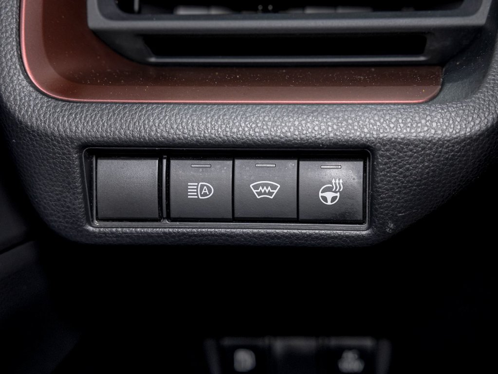 2023 Toyota Prius Prime in St-Jérôme, Quebec - 24 - w1024h768px