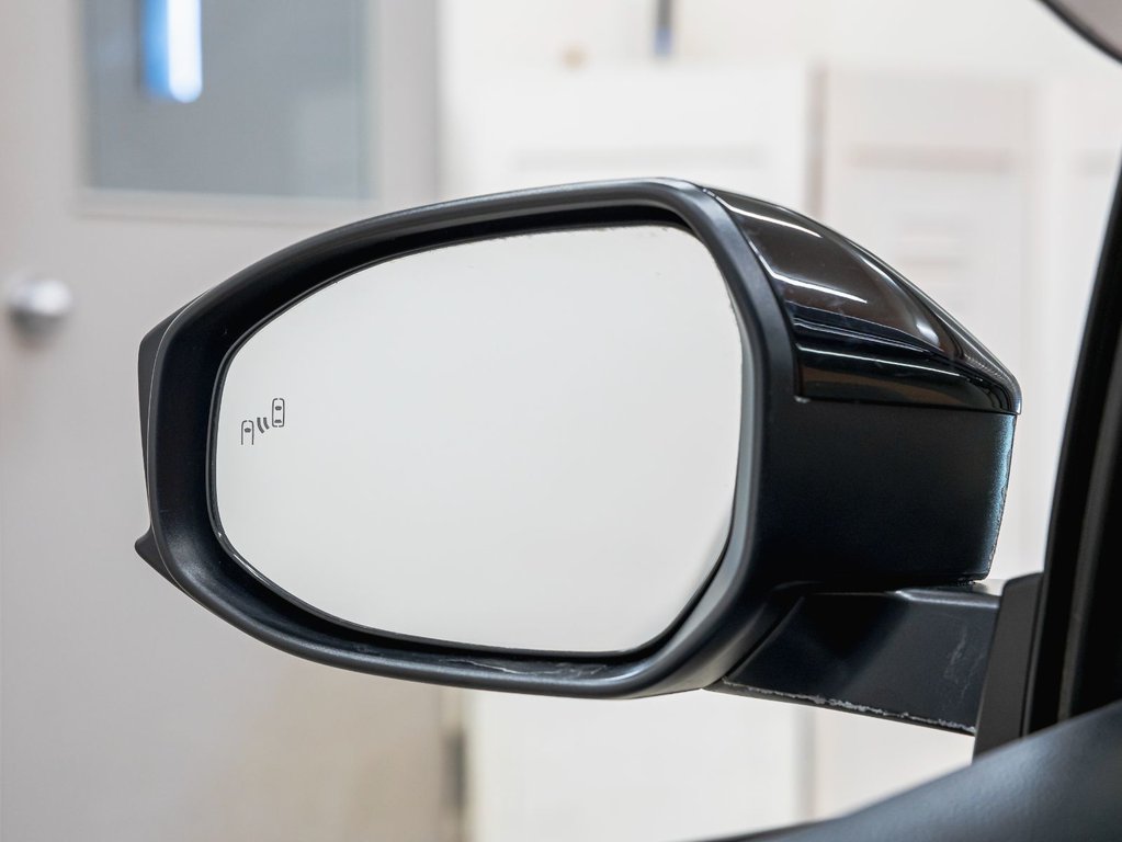 2023 Toyota Prius Prime in St-Jérôme, Quebec - 32 - w1024h768px