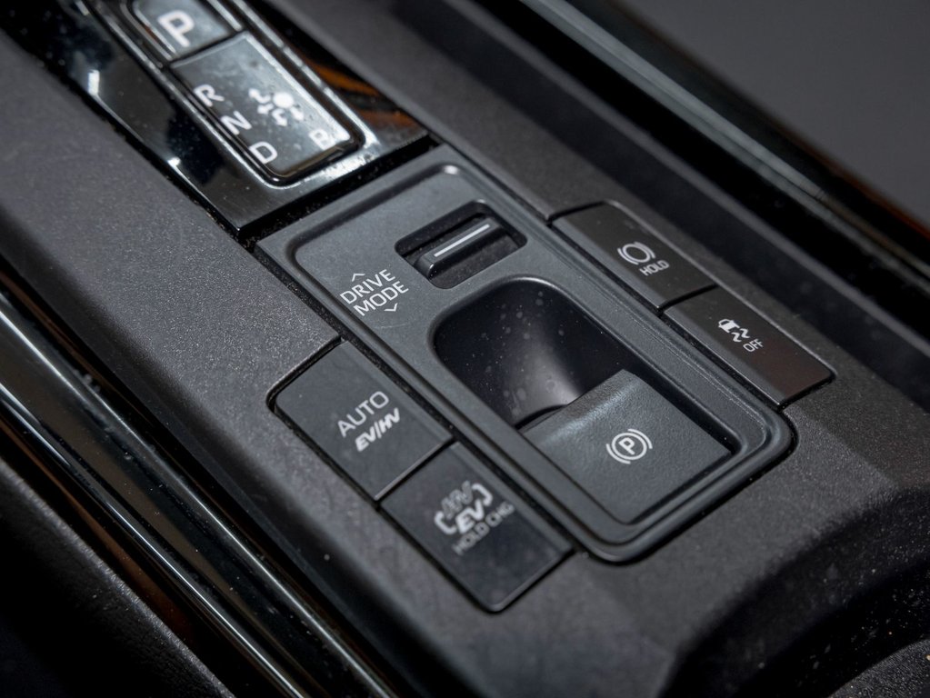 2023 Toyota Prius Prime in St-Jérôme, Quebec - 21 - w1024h768px